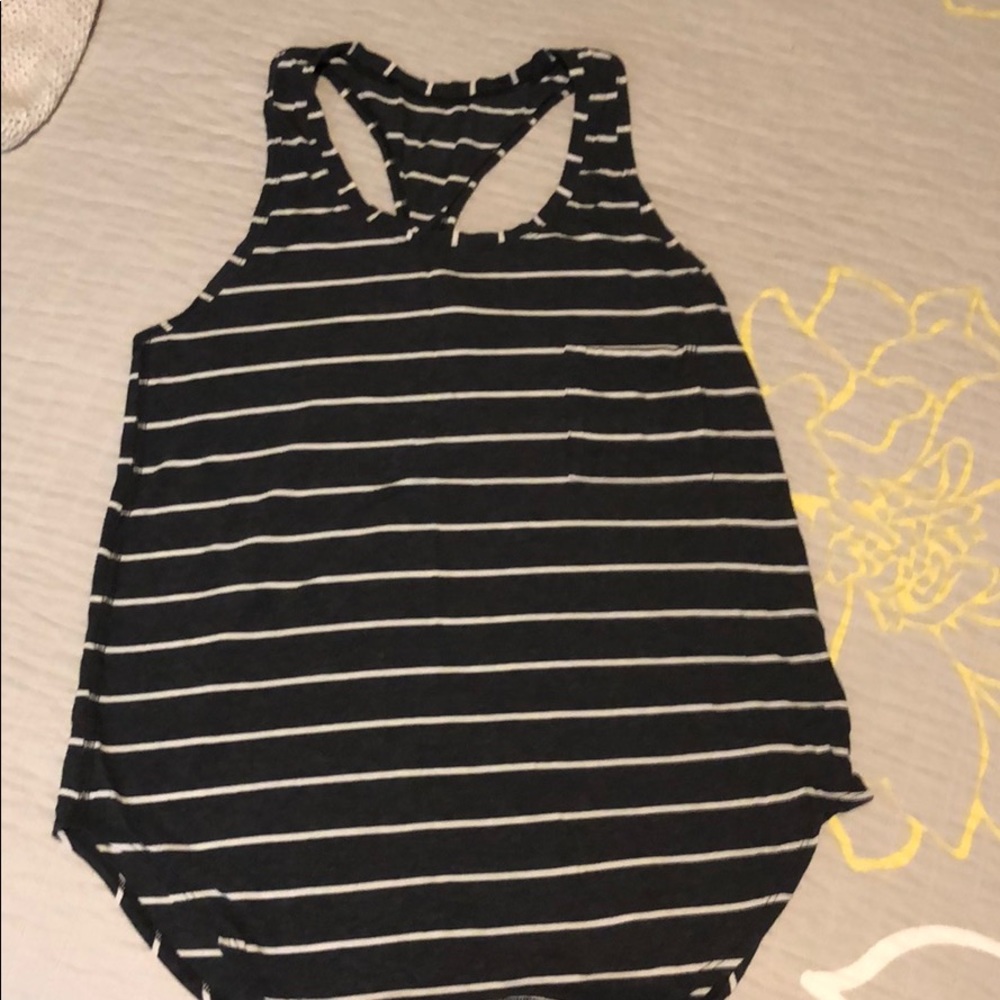 Lulu tank like new grey and white